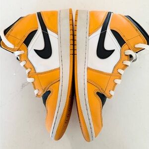 Nike Jordan Youth Air 1 Mid (GS) 554725 701 Taxi  Taxi/Black-white 7Y